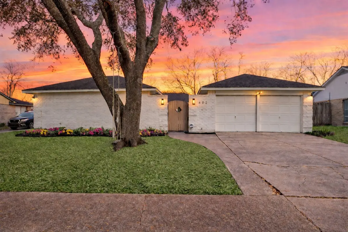 602 W Castle Harbour Drive, Friendswood, TX 77546 - #1