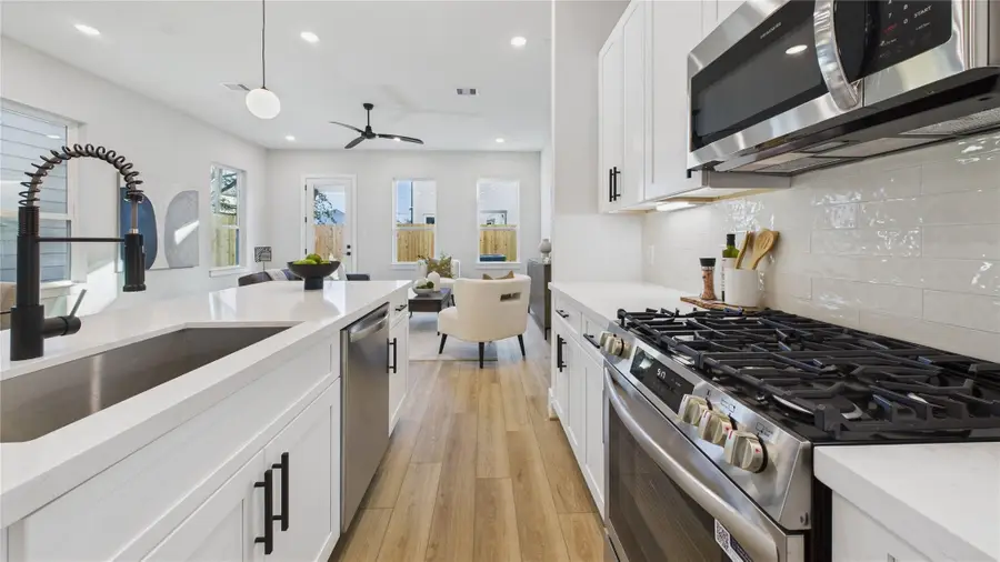 5027 Golden Forest Drive #B, Houston, TX 77091 - Image #3