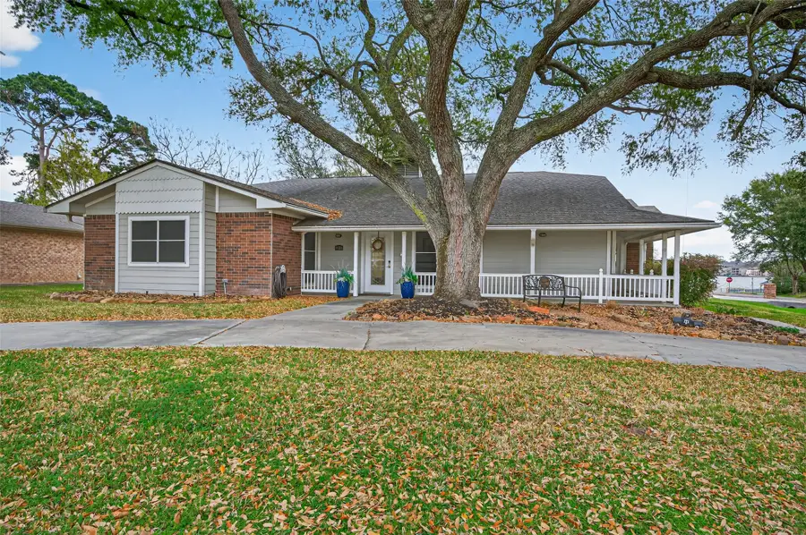 9818 Twin Shores Drive, Willis, TX 77318 - #2