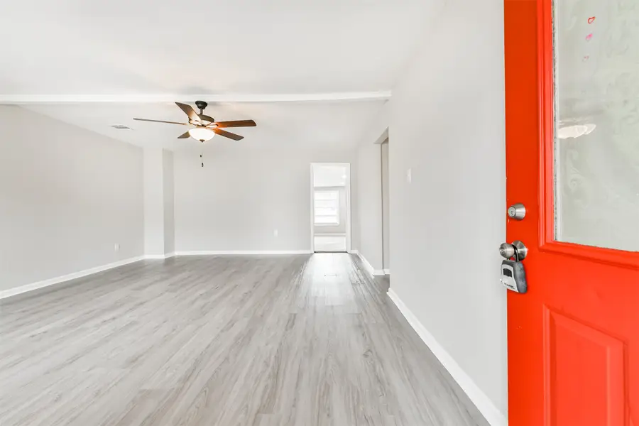 821 Robertson Street, Clute, TX 77531 - #3