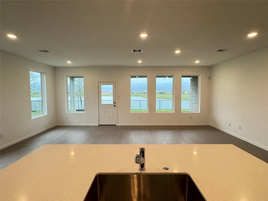 2506 Ruby Cooper Drive, Rosharon, TX 77583 - Image #2