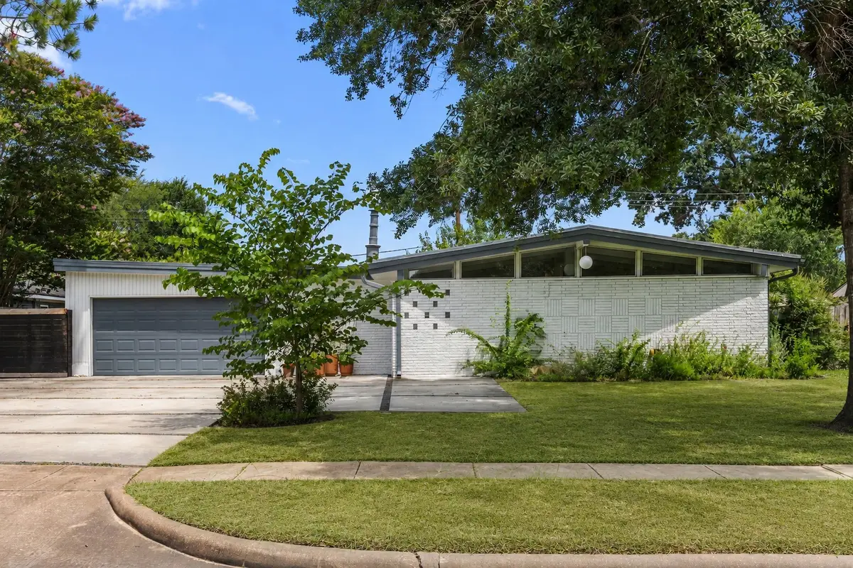 5142 W Bellfort Avenue, Houston, TX 77035 - #1