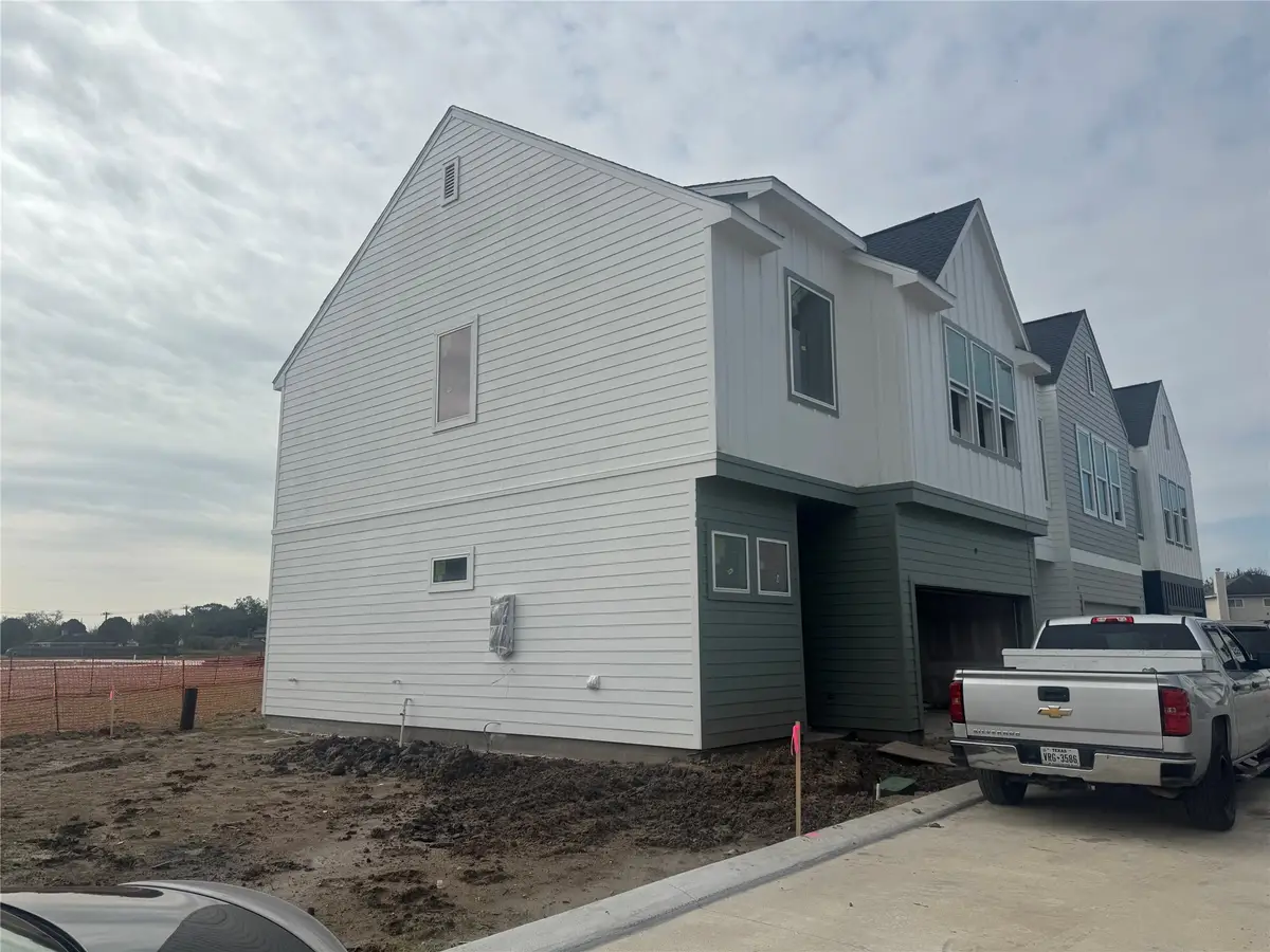 4007 Buffalo Moon Drive, Houston, TX 77045 - Image #1