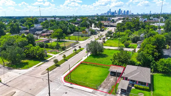 3227 Airline Drive, Houston, TX 77022