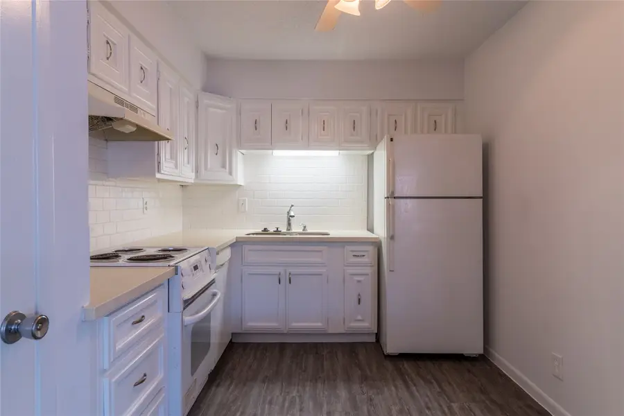 1726 Broadway #B12, Galveston, TX 77550 - Image #3