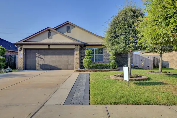 1830 Crystal Waters Drive, Rosharon, TX 77583