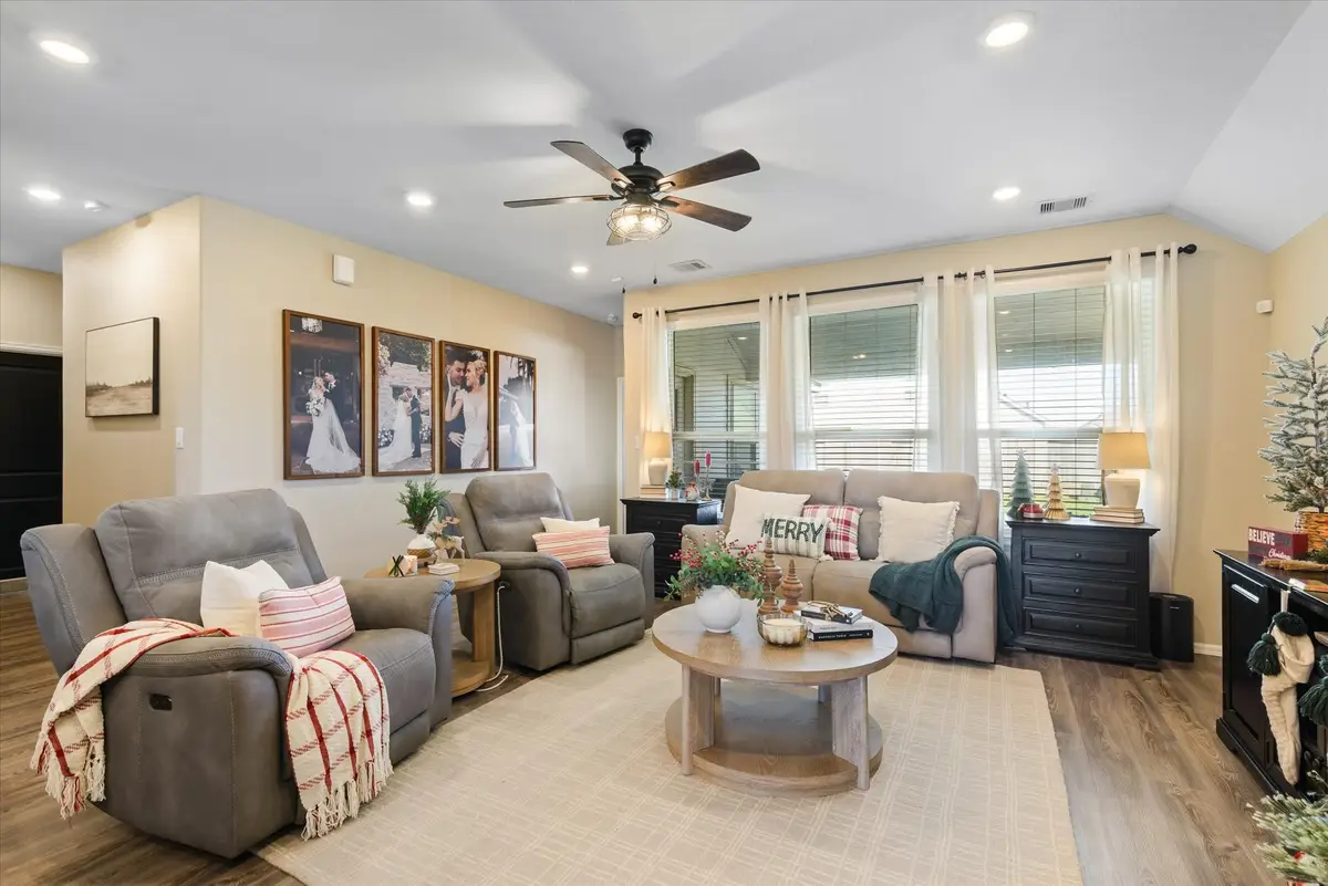 732 Scenic Lake Drive, La Marque, TX 77568 - #1