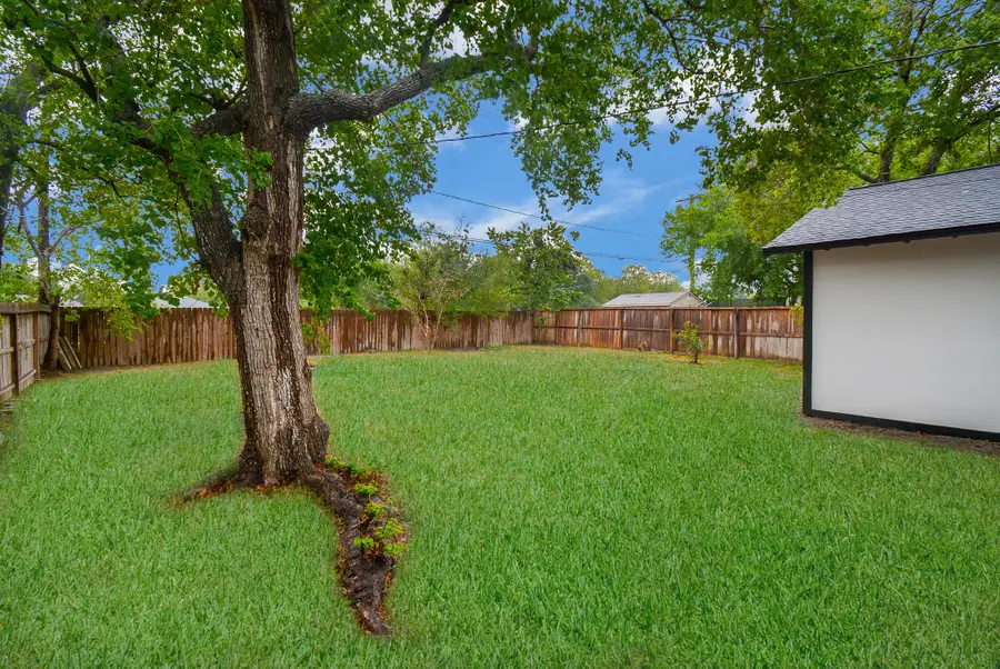 7823 Belgard Street, Houston, TX 77033 - Image #2