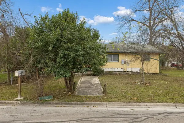 220 S Live Oak Avenue, New Braunfels, TX 78130