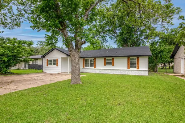 2922 Knotty Oaks Trail, Houston, TX 77045