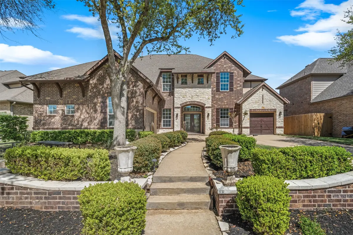 7003 Dunbarton Drive, Sugar Land, TX 77479 - #1