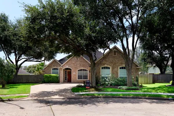4006 Perry Knoll Court, Sugar Land, TX 77479
