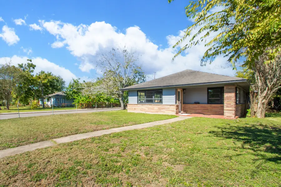 1230 W 4th Street, Freeport, TX 77541 - Image #3