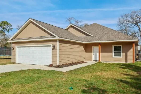 527 Autumn Lane, Livingston, TX 77351