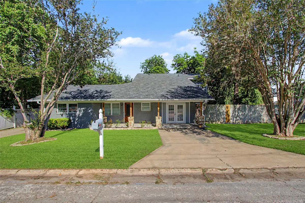 241 S Masonic Street, Bellville, TX 77418 - #1