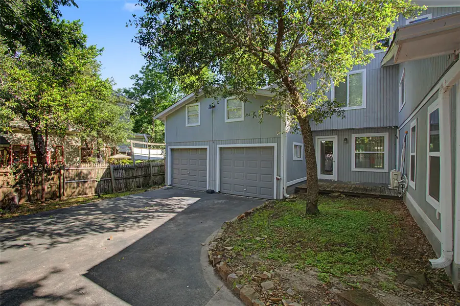 241 S Masonic Street, Bellville, TX 77418 - #3