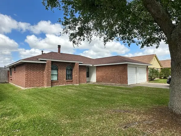 10921 Pecan Drive, La Porte, TX 77571