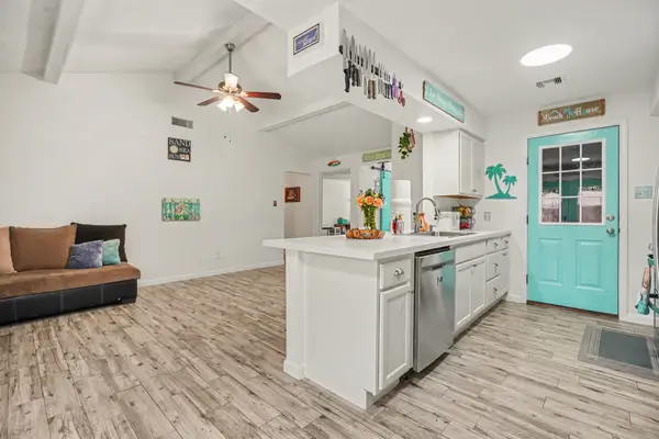 5003 Meadow Lark Lane, Dickinson, TX 77539