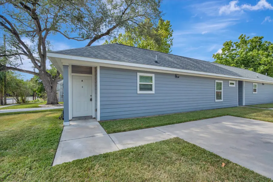 904 W Sealy Street #A-B, Alvin, TX 77511 - #2