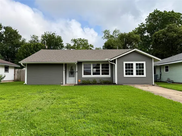 3009 Robinson Boulevard, Texas City, TX 77590