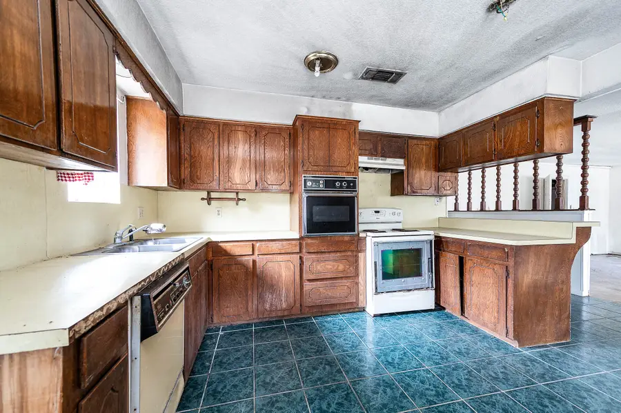 1431 County Road 934, Sweeny, TX 77480 - #3