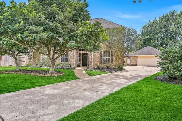1402 Pine Meadow Court, Pearland, TX 77581