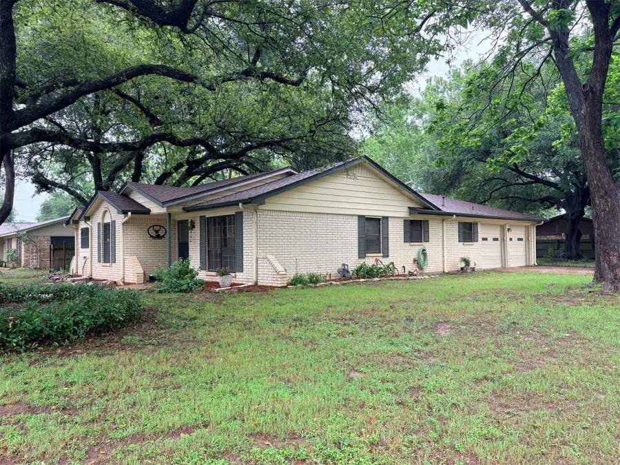 405 Rose Marie Boulevard, Hearne, TX 77859 - #2