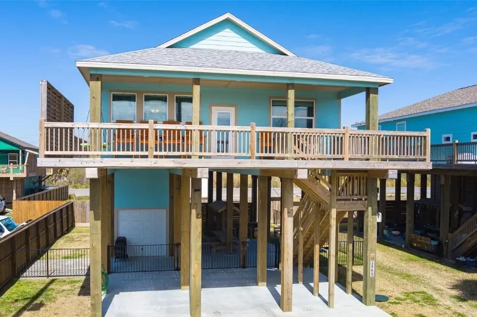 2565 Palm Drive, Crystal Beach, TX 77650 - #1