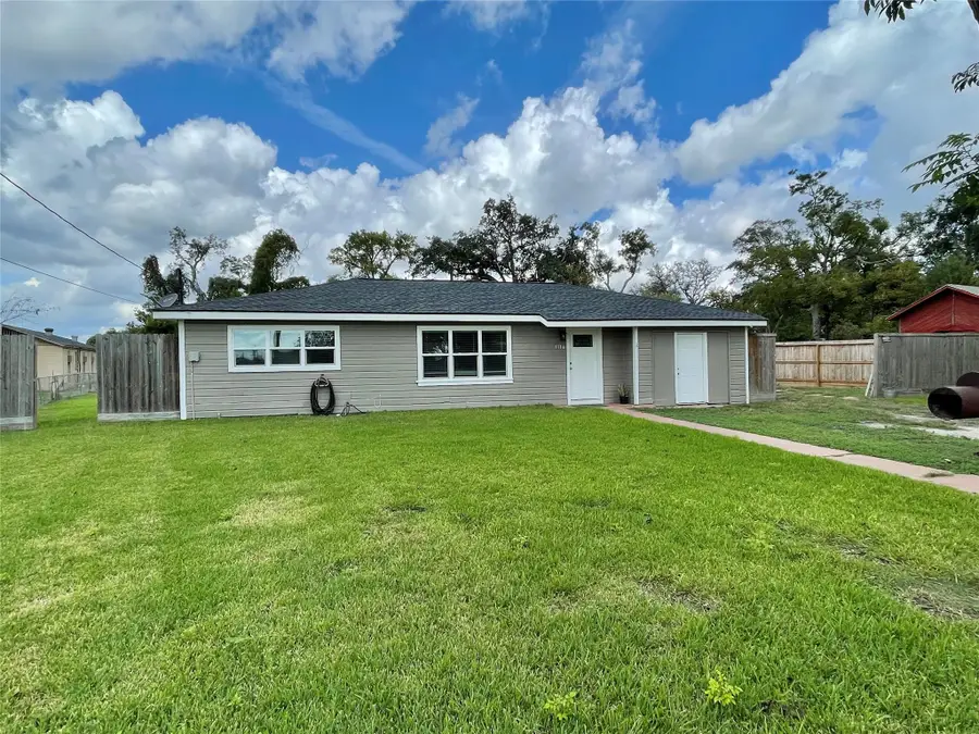1116 Lake Street, Clute, TX 77531 - Image #3