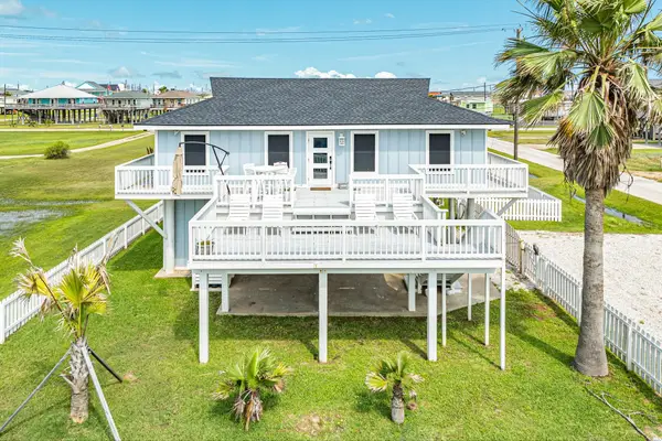 307 Angel Wing Street, Surfside Beach, TX 77541