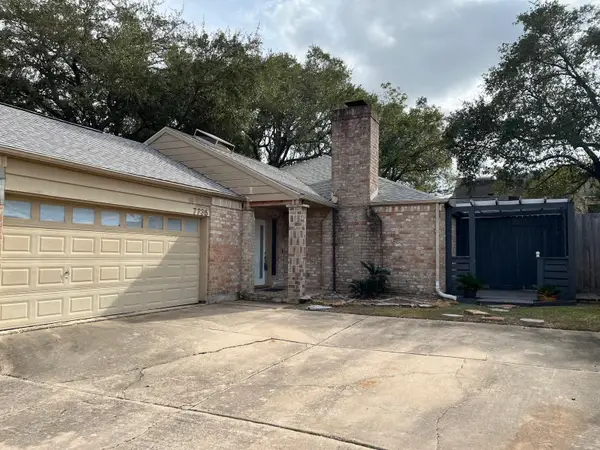 7735 Teal Run Drive, Houston, TX 77071