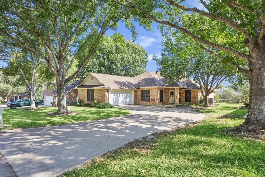 2307 Katherine Street, Brenham, TX 77833 - Image #2