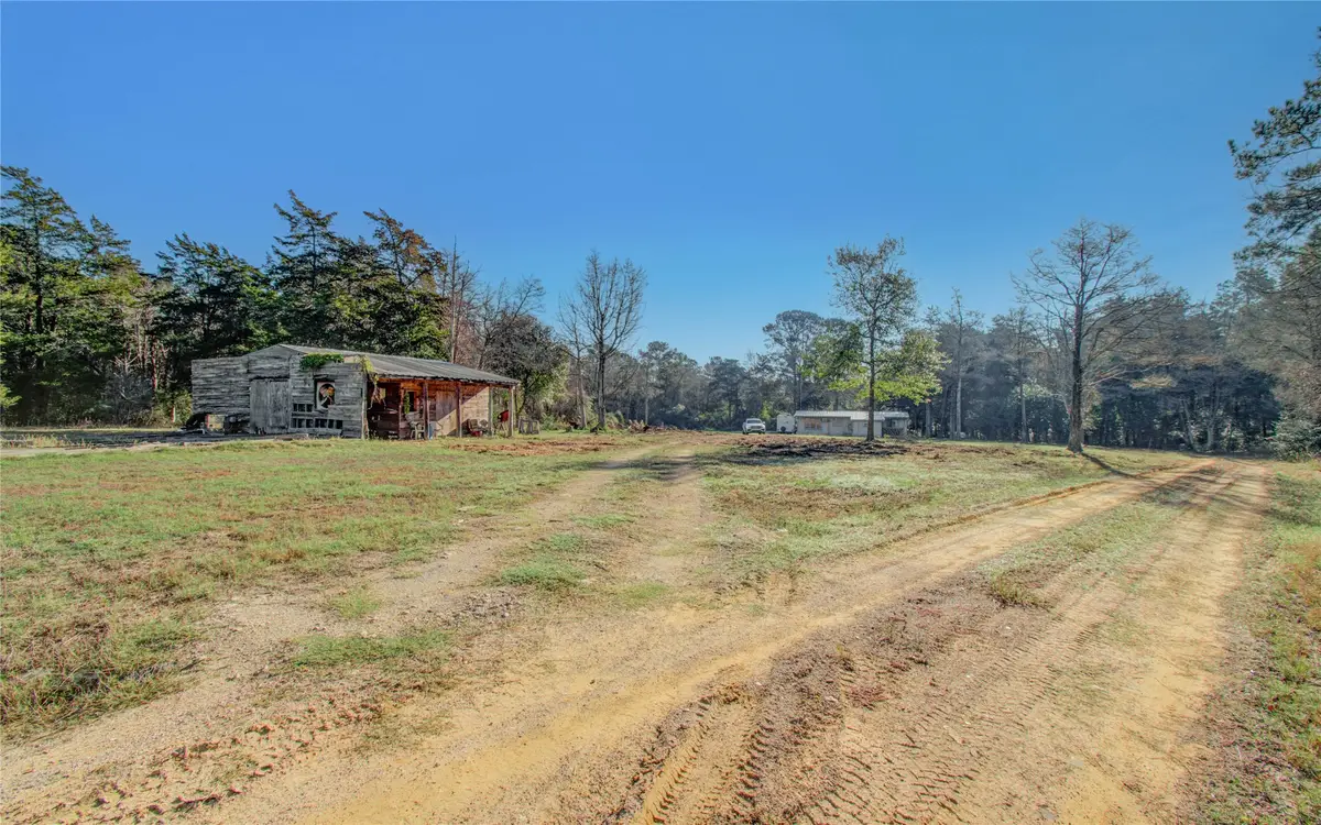 1102 Pine Crest, New Ulm, TX 78950 - Image #1