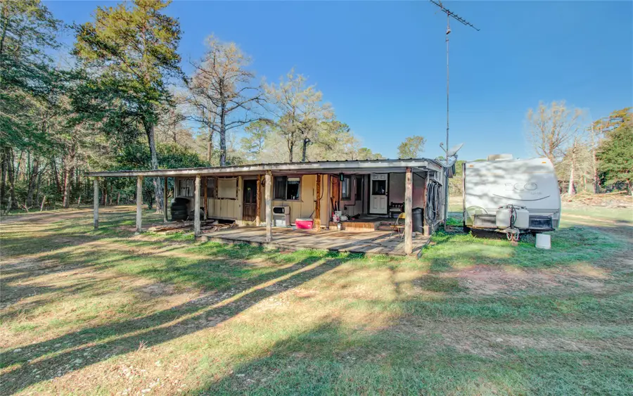 1102 Pine Crest, New Ulm, TX 78950 - Image #3