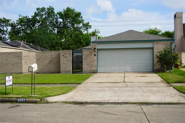 8207 Misty Ridge Lane, Houston, TX 77071