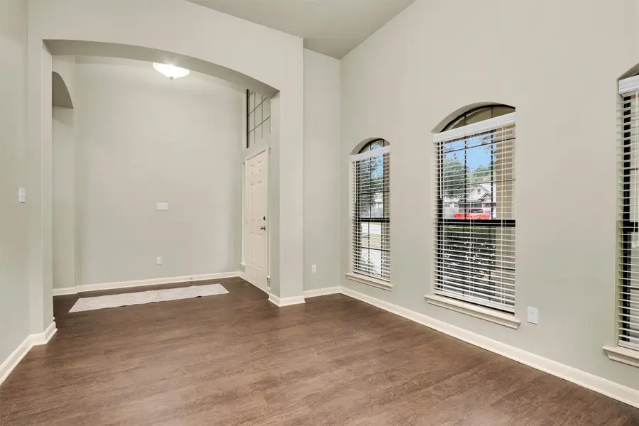 951 Oak Terrace Drive, Conroe, TX 77378 - Image #3