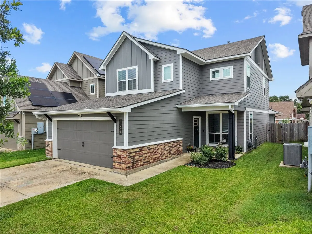125 Austin Road, Angleton, TX 77515 - #1