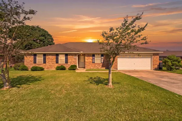 2714 Hughann Street, Port Neches, TX 77651