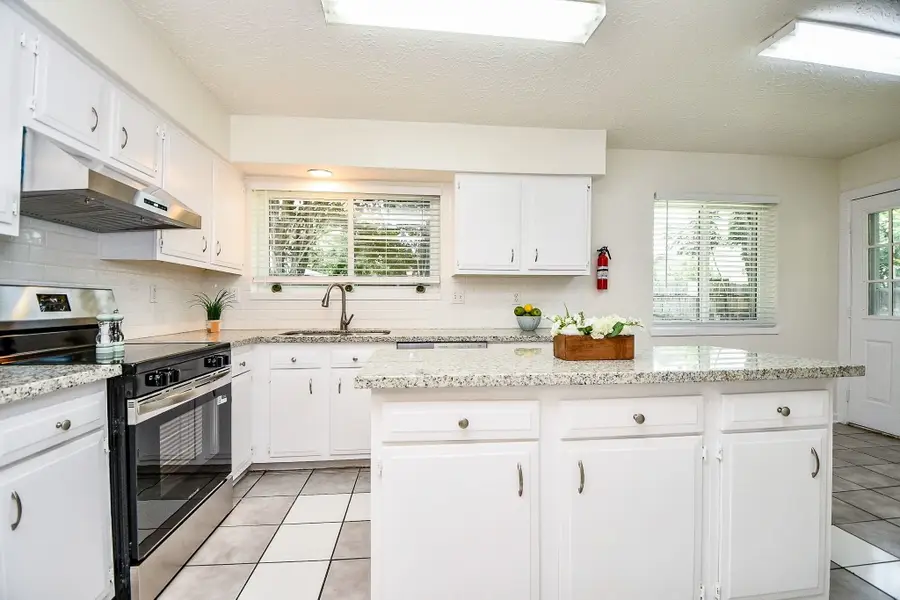 16823 Cobble Ridge Drive, Sugar Land, TX 77498 - #2