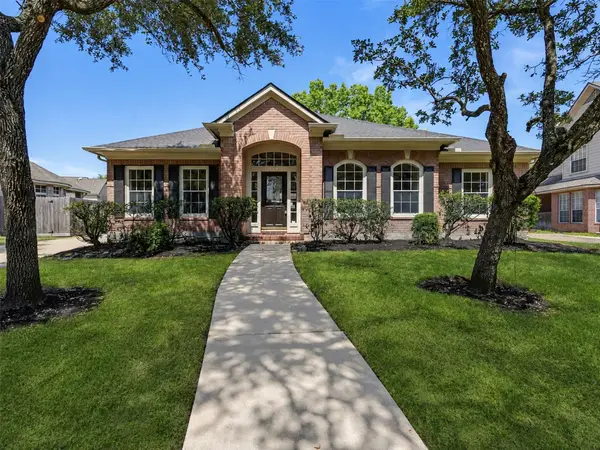 3319 Almond Creek Drive, Houston, TX 77059