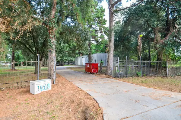 14018 Pine Meadow Lane, Tomball, TX 77377