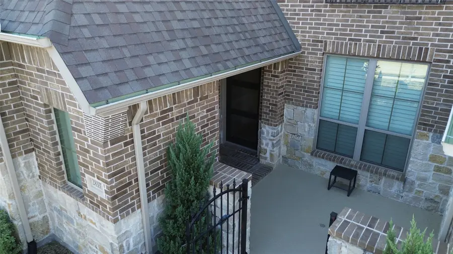 28337 Sterling Oak Drive, Spring, TX 77386 - Image #3