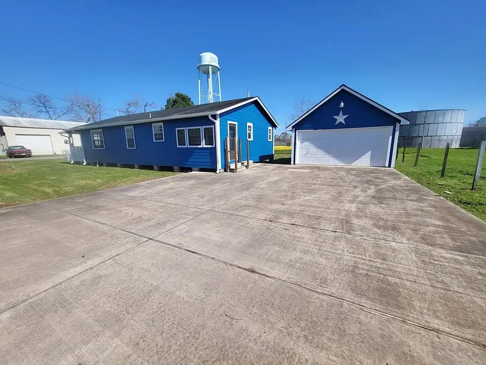 211 Peach Street, Sweeny, TX 77480 - #1