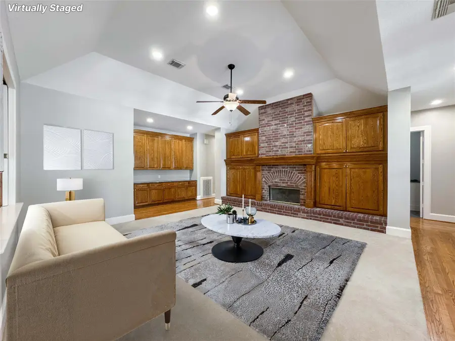 310 Rustic Lane, Friendswood, TX 77546 - Image #2