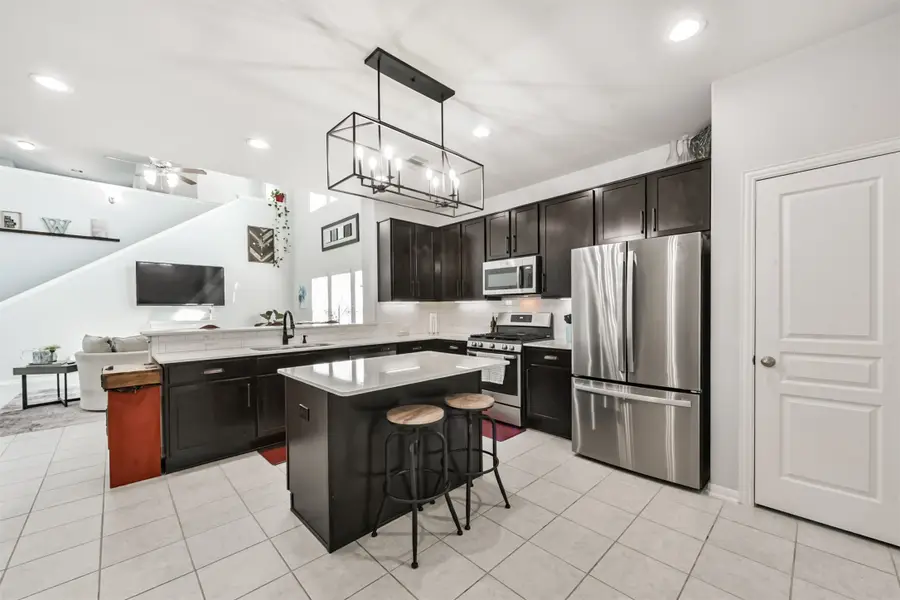 10018 Chase Court, Baytown, TX 77521 - Image #2