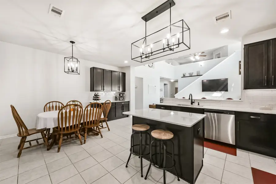 10018 Chase Court, Baytown, TX 77521 - Image #3