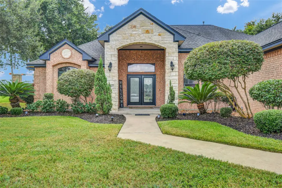 101 Deerwood Drive, Lake Jackson, TX 77566 - #2