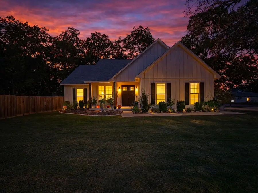 502 Tall Timber Drive, West Columbia, TX 77486 - #2