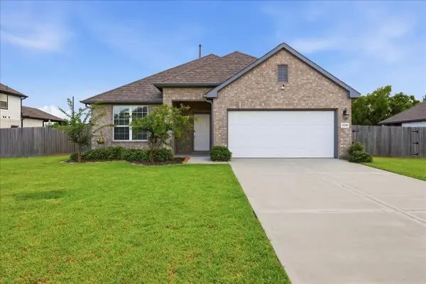 11210 Youngquist Drive, Mont Belvieu, TX 77535