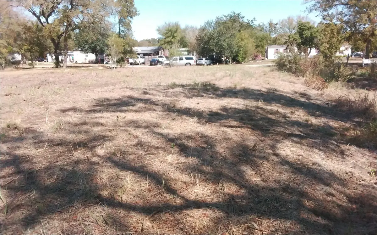 Lot 5 SW Blk First Avenue, Waelder, TX 78959 - Image #1